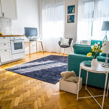 Ybl Apartment City Center セーケシュフェヘールヴァール エクステリア 写真